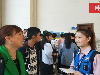 【2018年湖北省技能高考專題報道】鷹擊天風壯 鵬飛海浪春--訪技能高考帶隊老師、考生、家長及志愿服務者