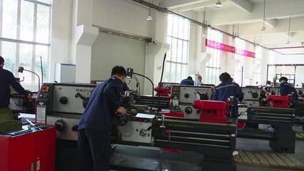 襄陽汽車職業(yè)技術(shù)學(xué)院谷城智能制造產(chǎn)業(yè)學(xué)院正式揭牌